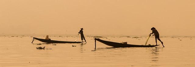 125 Inle Lake, 1 been roeiers.jpg